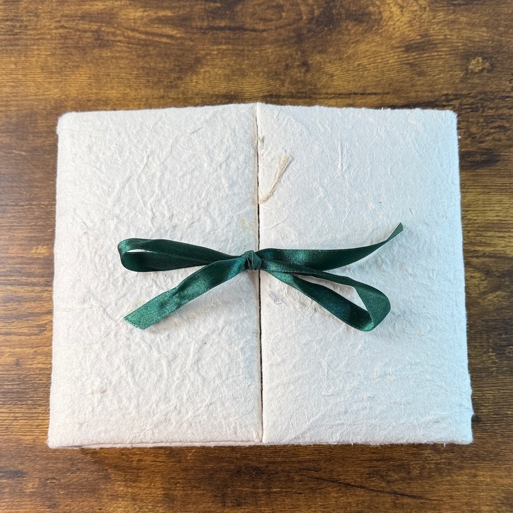 Elegant Cream Gift Picture Box with Green Ribbon - Trinket